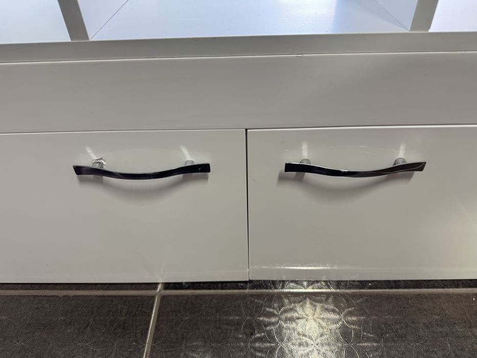 Свободностояща Етажерка и шкаф