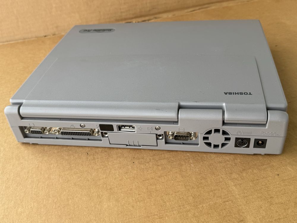 Ретро лаптоп Toshiba Satellite Pro 490 CDT , Windows 98