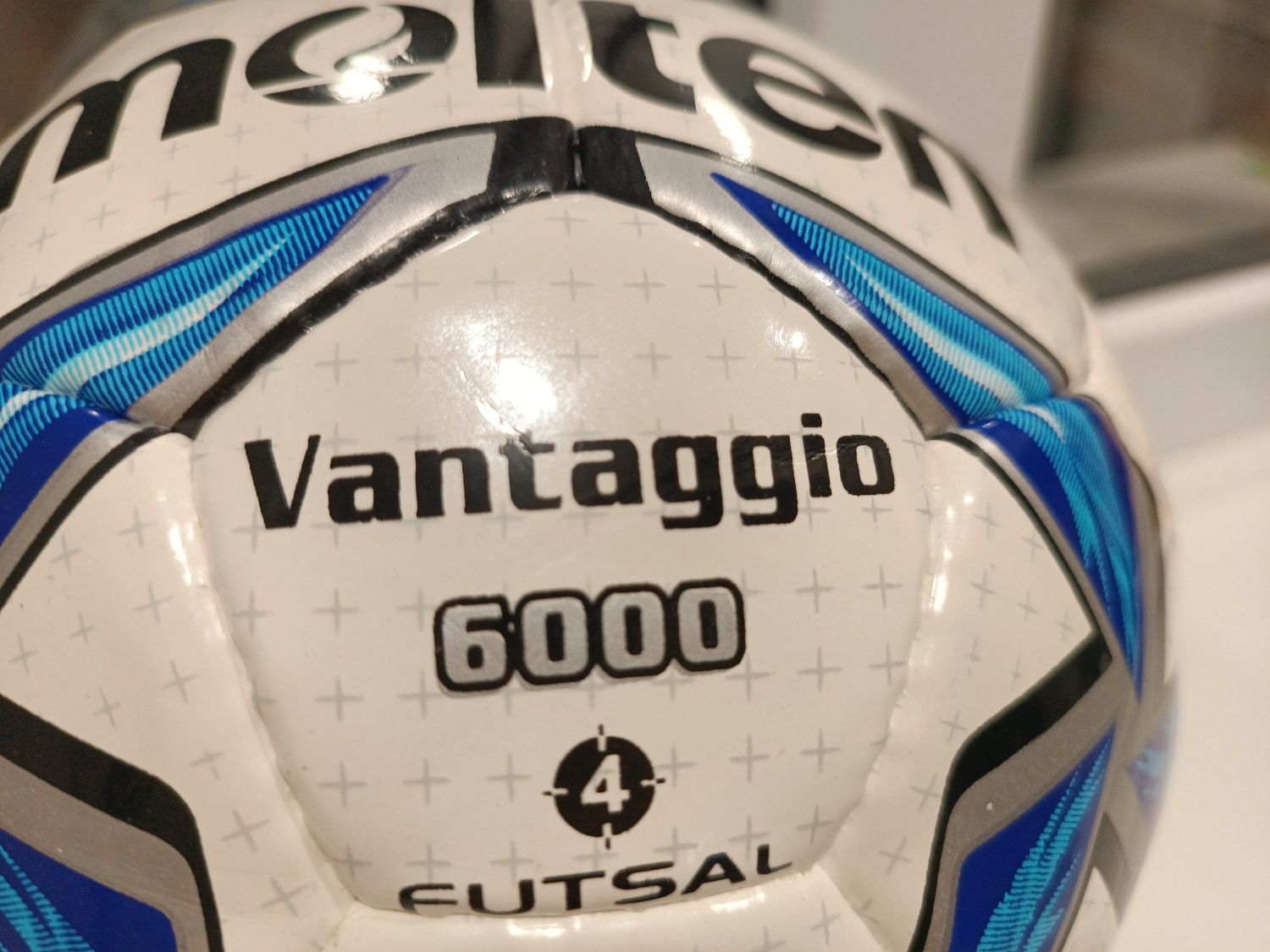 Профессиональный футзальный мяч 4-ка  Molten Vantaggio 6000 !!!