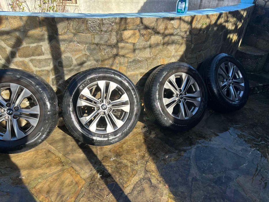 Продавам оригинални джанти с добри гуми за джип Хюндай 5x114,3.