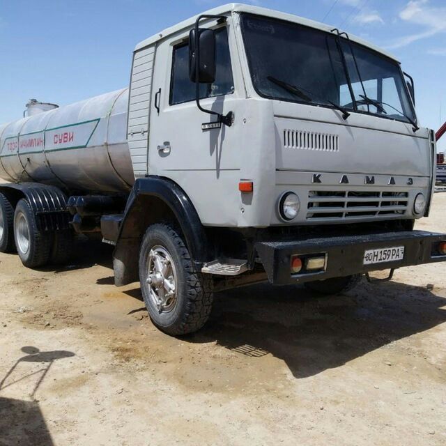 Kamaz Toza suv tasheydigan