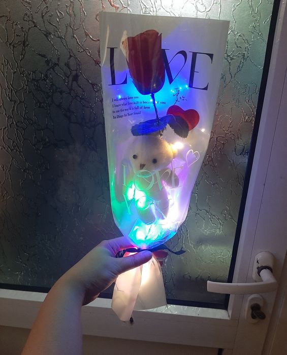 Trandafir urs și led