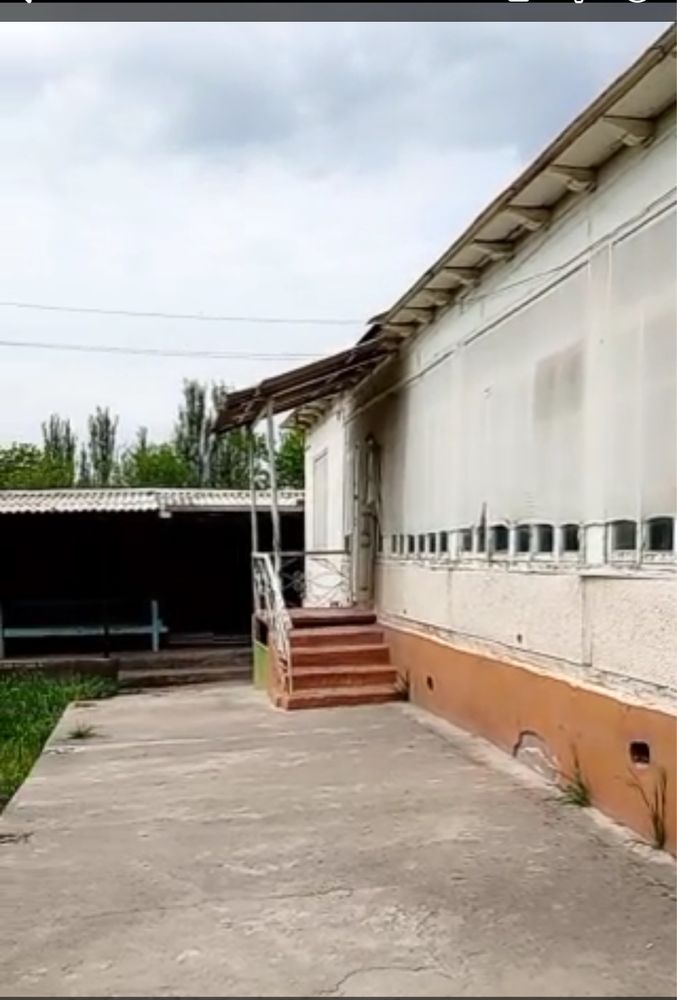 Китоб шахри ховли сотилади