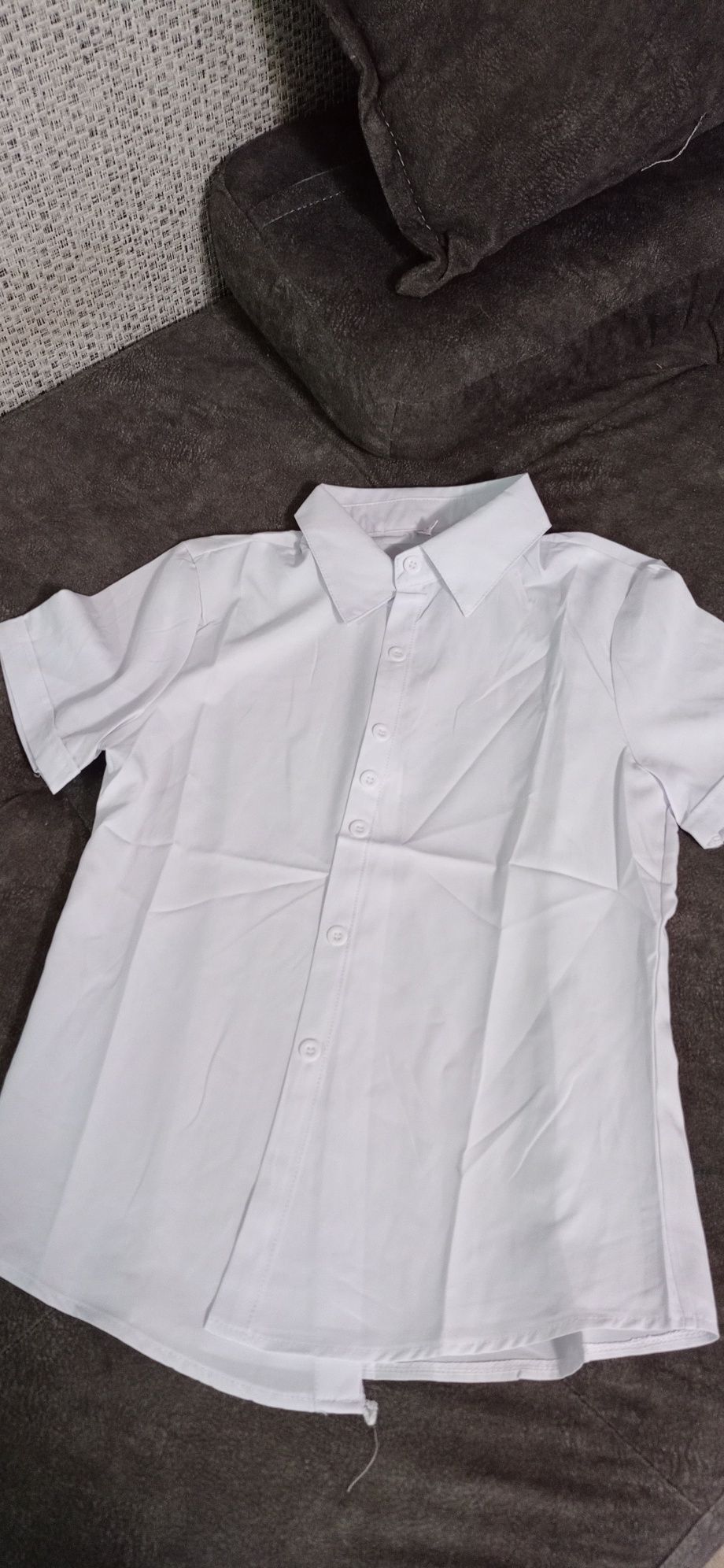 Продам блузку белую