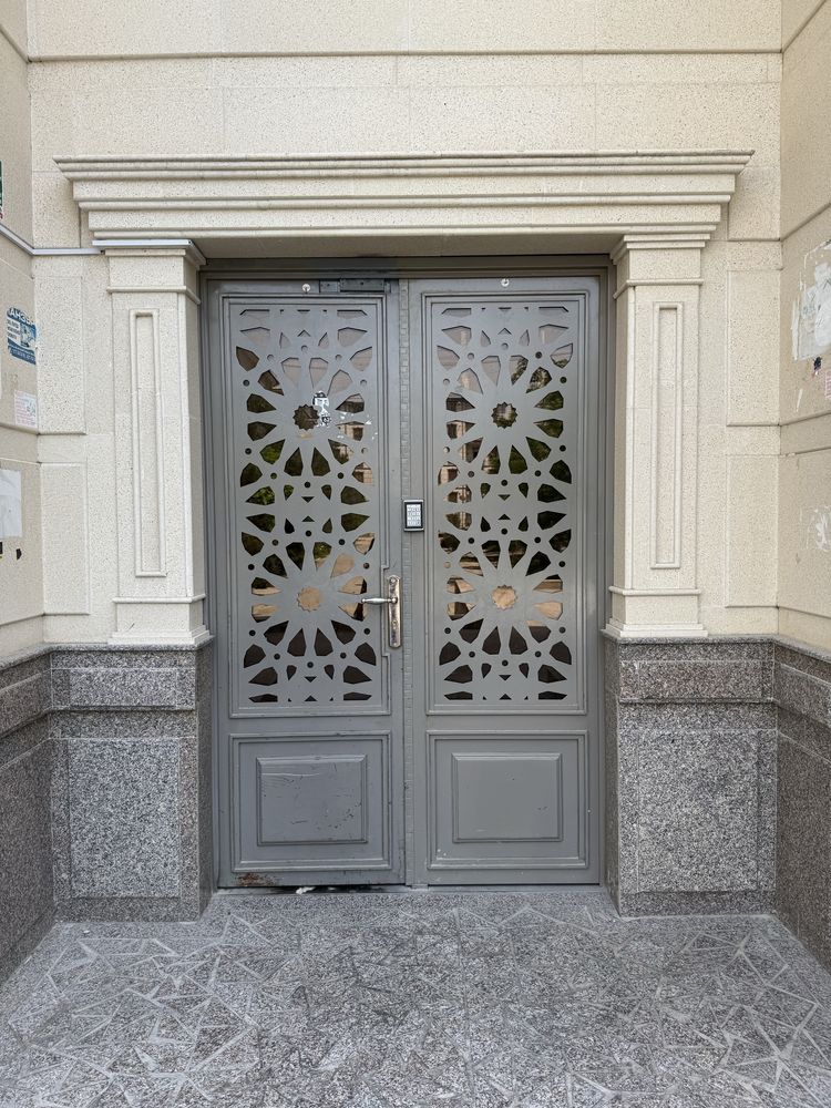 ФАРҒОНА марказида Госпитал оркасида 110 кв.м  3 ХОНАЛИ СОТИЛАДИ!