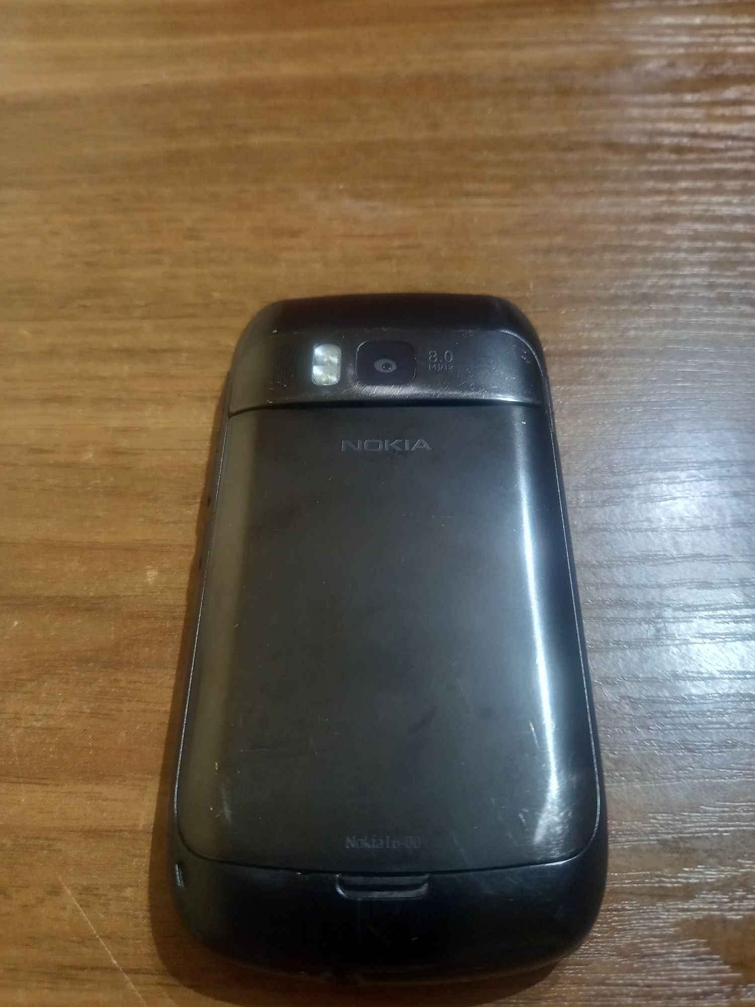 Телефон Nokia E6