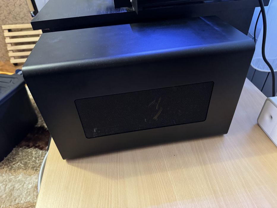 Razer Core X Chroma – eGPU, 700W, Thunderbolt, RGB,USB + LAN, Noctua