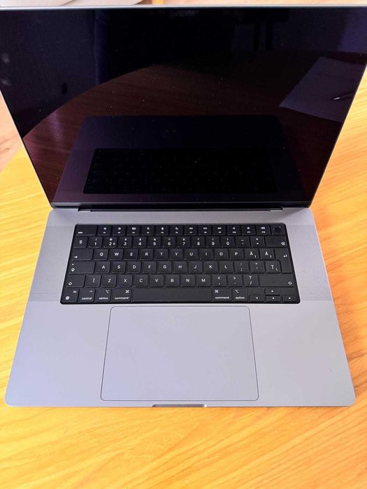 MacBook Pro 16” M1 Pro (2021 –512GB SSD, Space Grey, factura eMAG