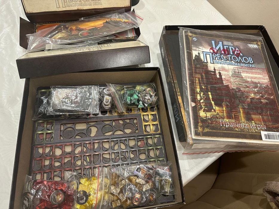 Продам настольную игру "Игра престолов"