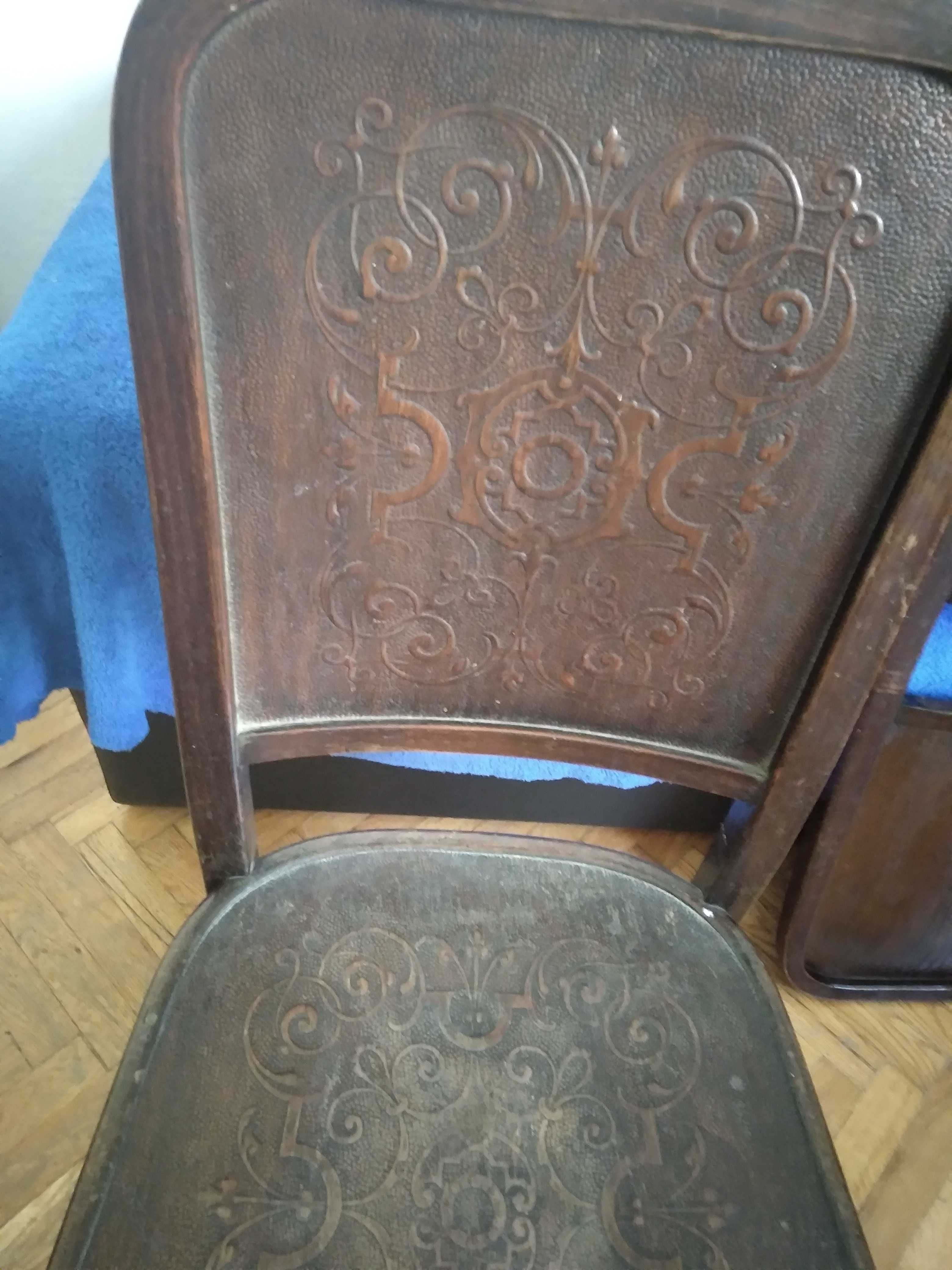 Три стари столове Thonet, виенски