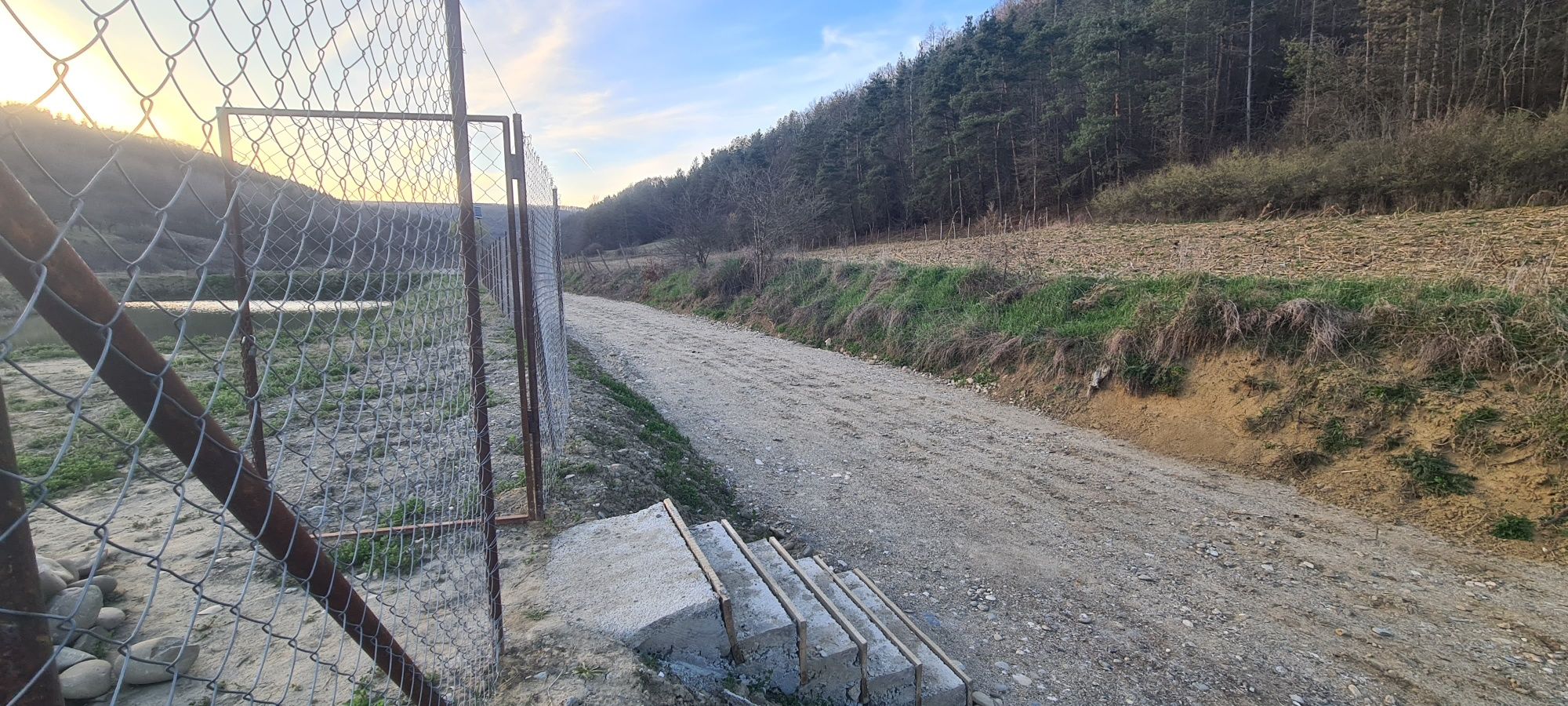 Lac de vanzare cu loc pentru cabana