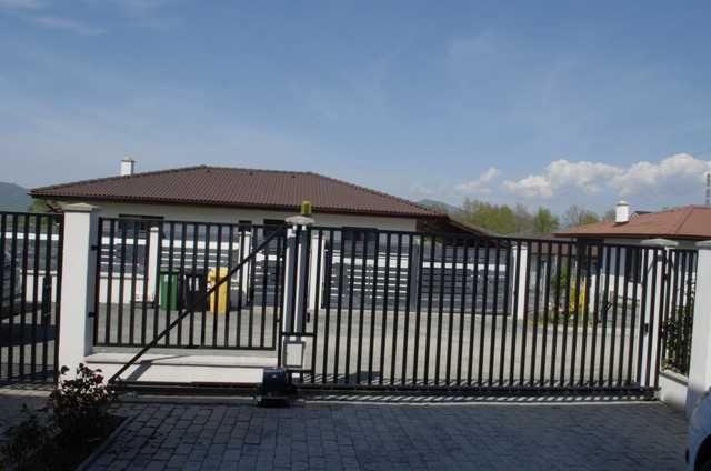 Porti , garduri , balustrazi.