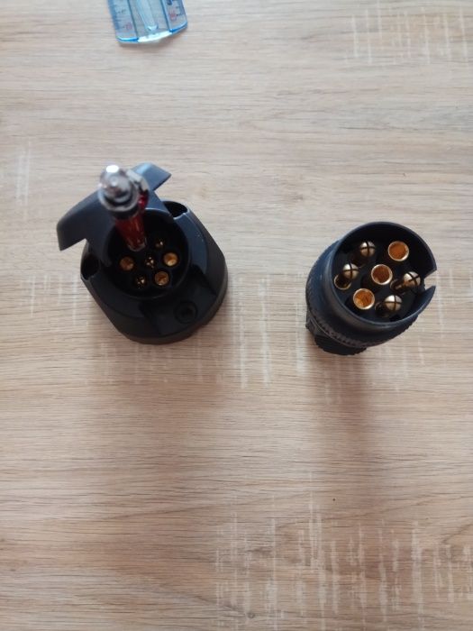 Mufa sau conector 7 pini pentru remorci, platforme, rulote NOU!!!