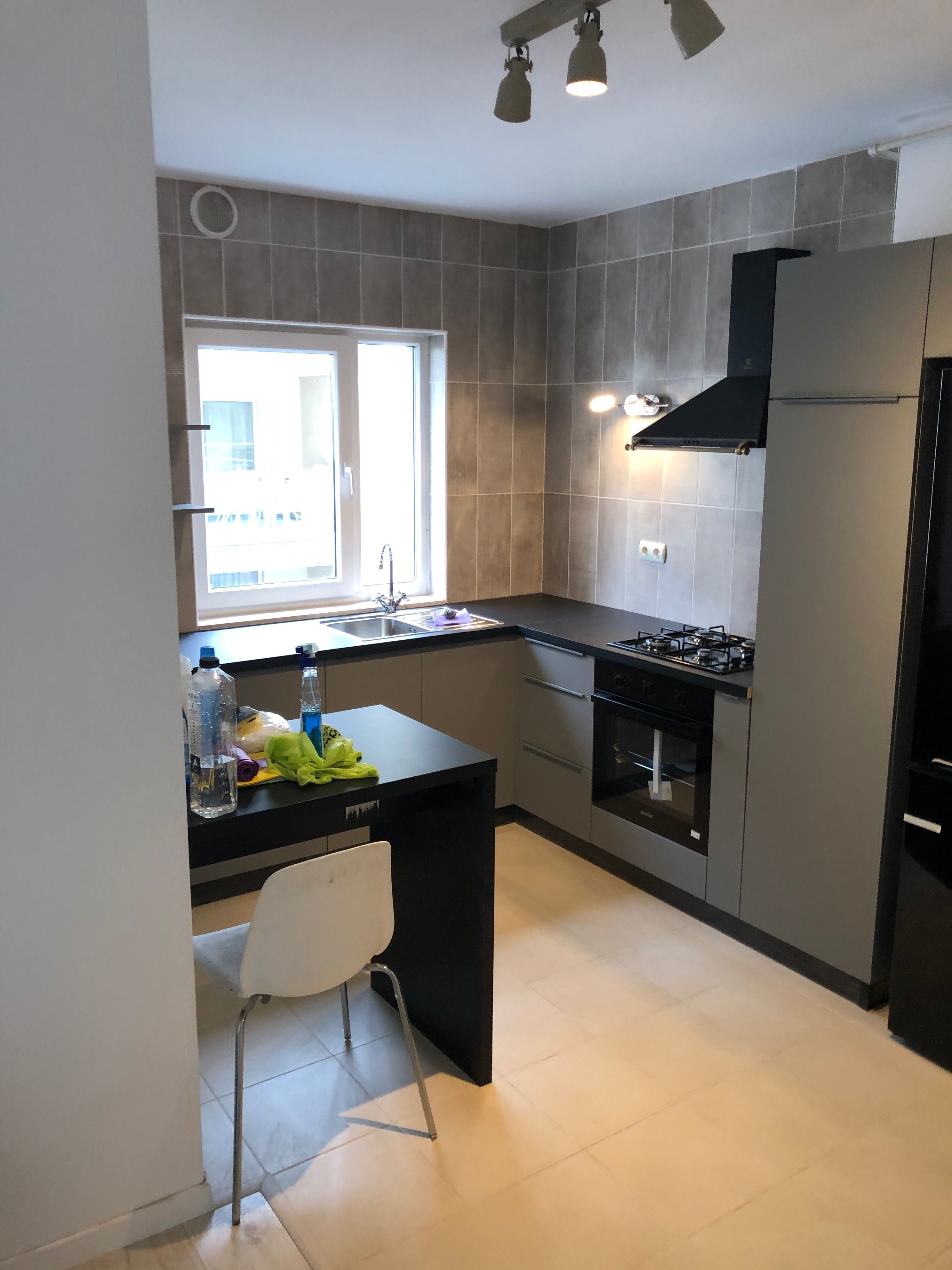 apartament spațios cu 4  Camere si 3 parcări / Direct proprietar/