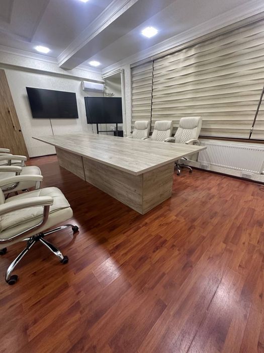 Стол для переговоров