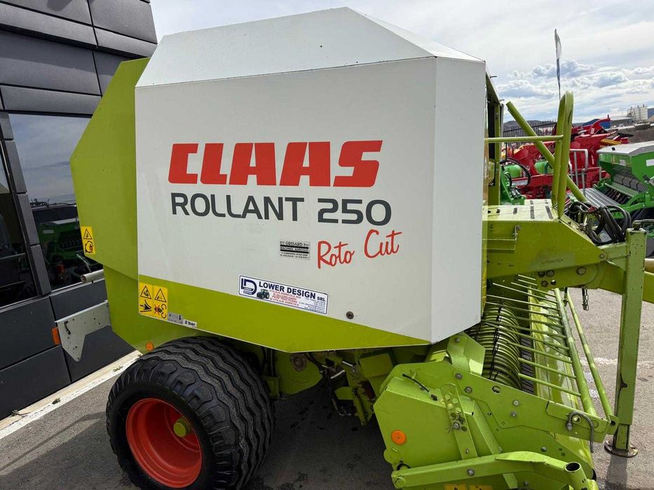 Presa baloti rotunzi marca Claas Rollant 250