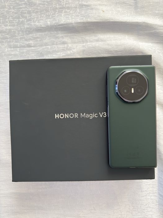 Honor Magic V3 512 GB   12GB RAM