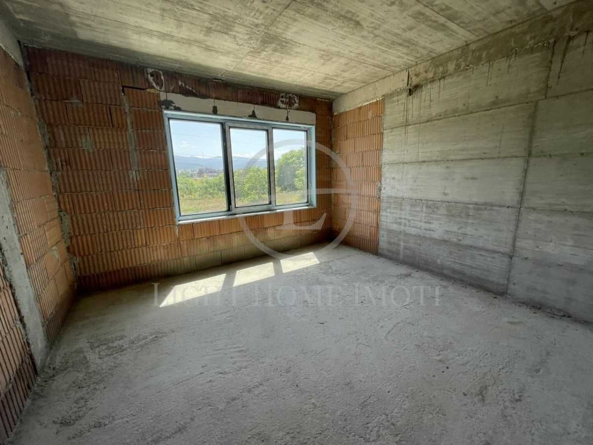 Продава се Къща в Пловдив, Остромила - 312 кв.м за 1026 €/кв.м - Снимка #3