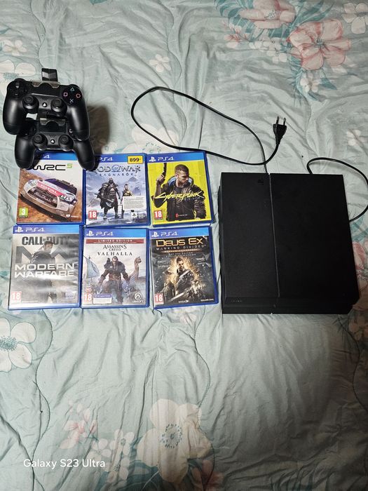 Продавам PS4 Slim + 2 контролера + 6 игри + зарядна станция