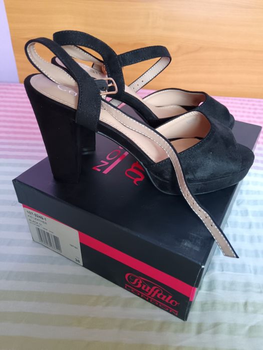 Vând Sandale Damă cu Platforma Mărimea 38 Noi