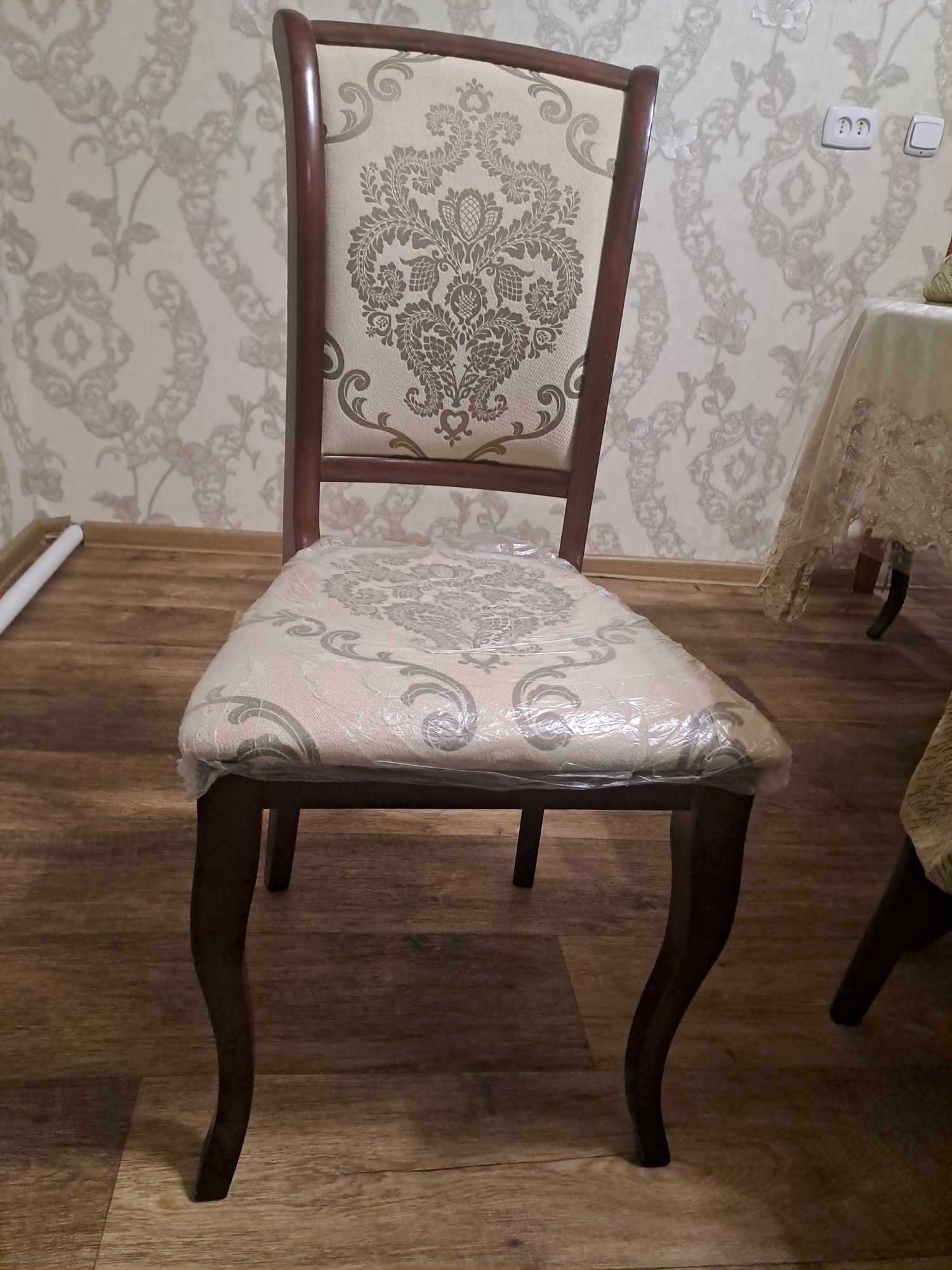Продам деревянные стулья
