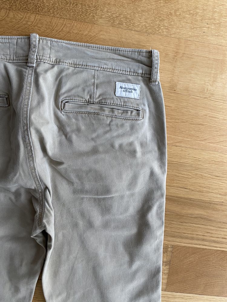 Vand pantaloni Abercrombie&Fitch, marimea 32/32