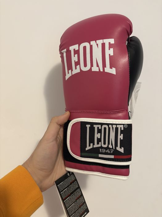 Manusi de box Leone NOI