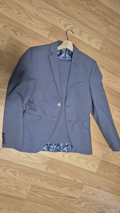 Costum adolescenti