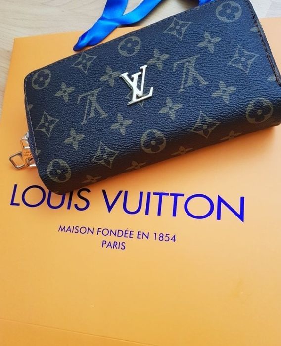 Portofele duble LV,logo metalic auriu