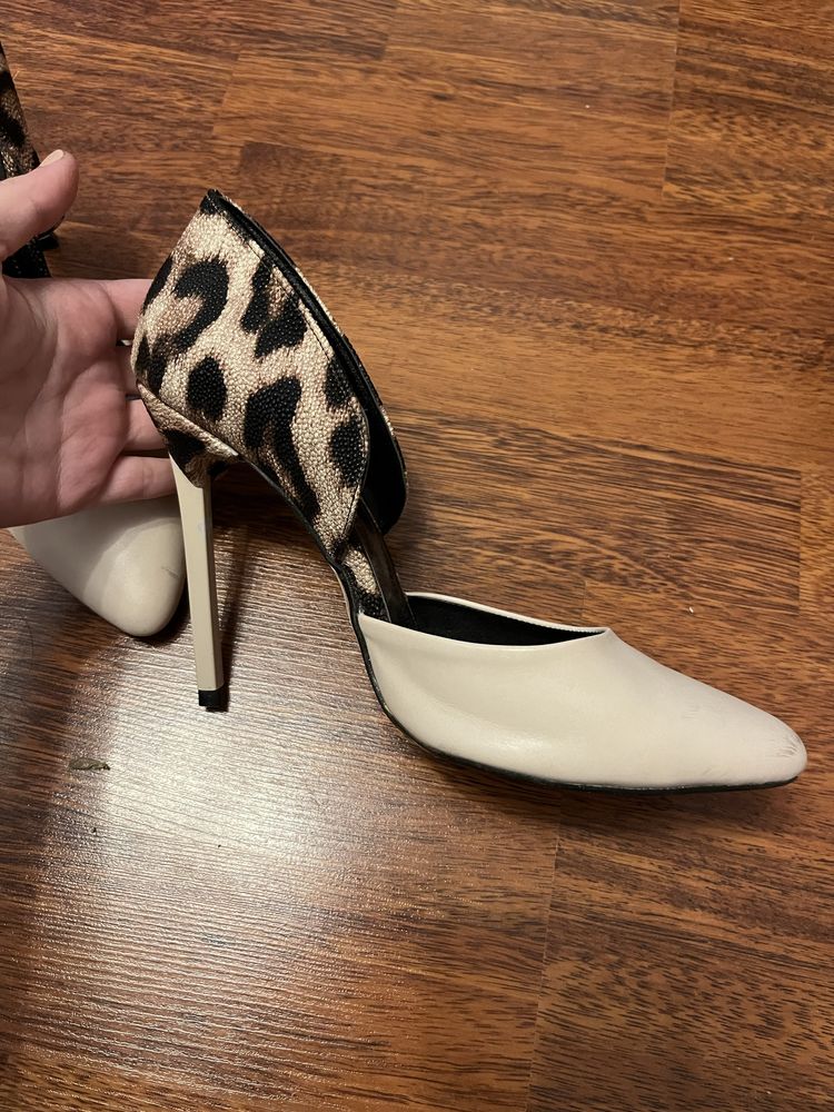 Pantofi toc stiletto