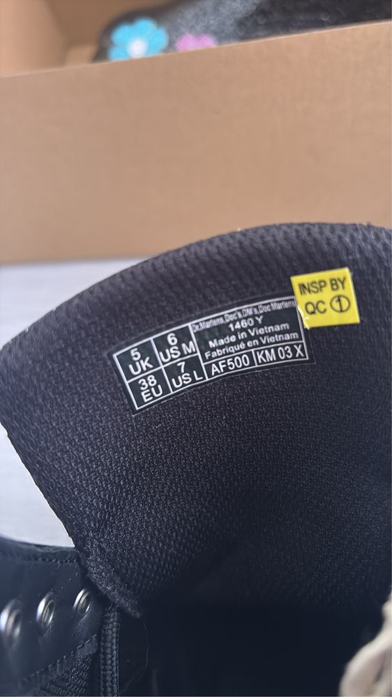 Дамски боти Dr. Martens