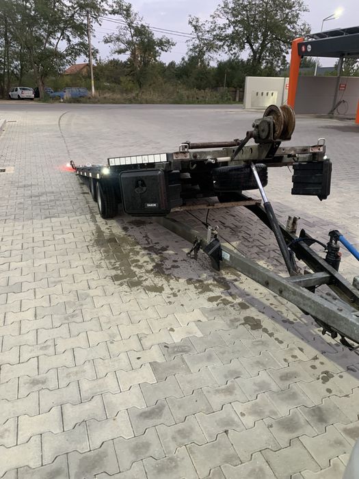 Platforma auto basculabilă