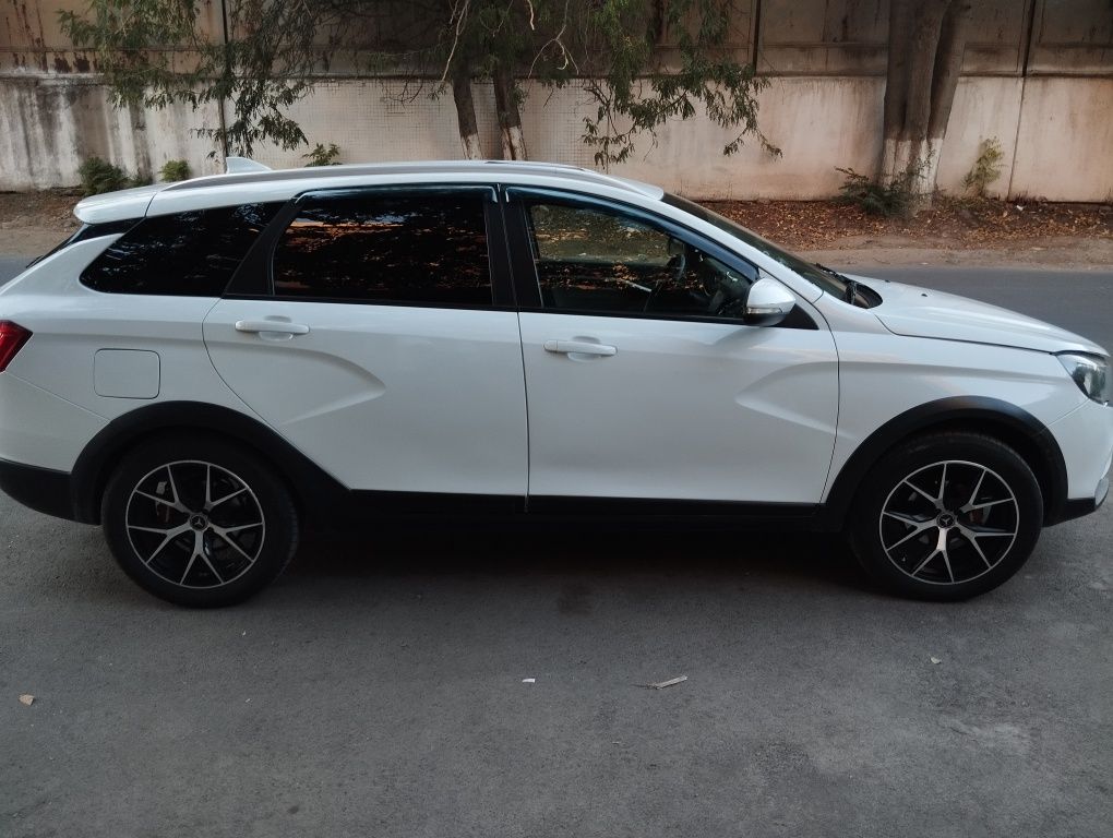 Lada Vesta Cross 1.8