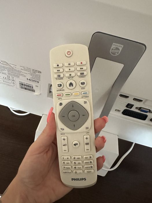 Телевизор Philips 24-инчов Full HD LED