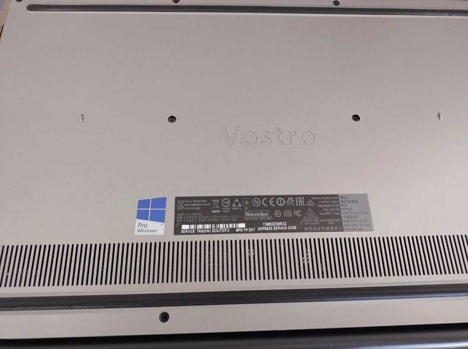 Марков Dell Vostro 5568 15,6" Intel i5-7200U 8GB 256 GB SSD