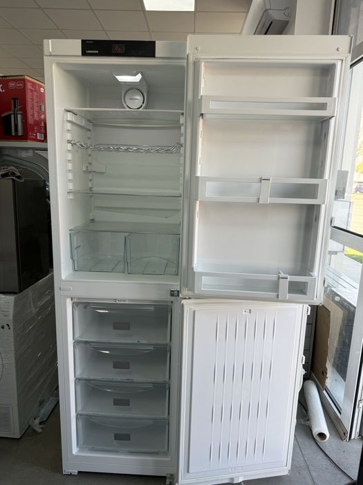 Хладилник с Фризер  LIEBHERR No Frost