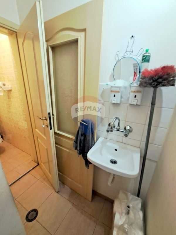 Продава се Магазин в Варна, Цветен квартал - 71 кв.м за 2324 €/кв.м - Снимка #9