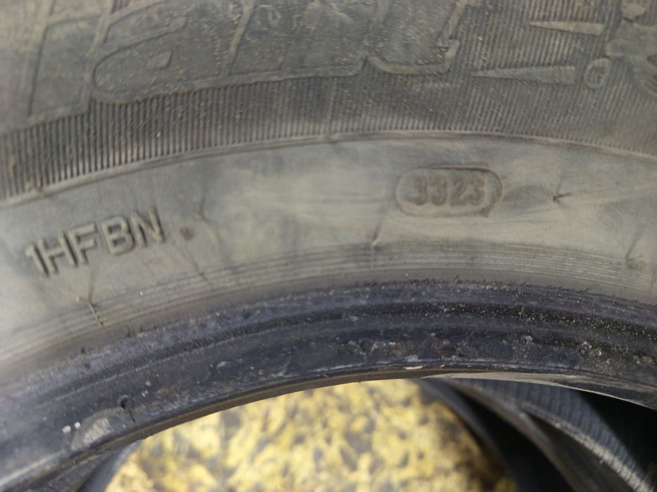 Зимние шины R 15  в отличном состоянии. 2  шт