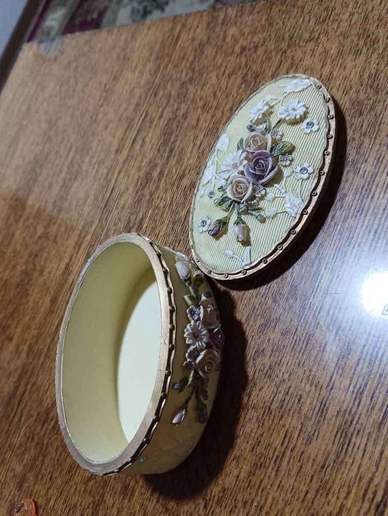 Продам красивую шкатулку