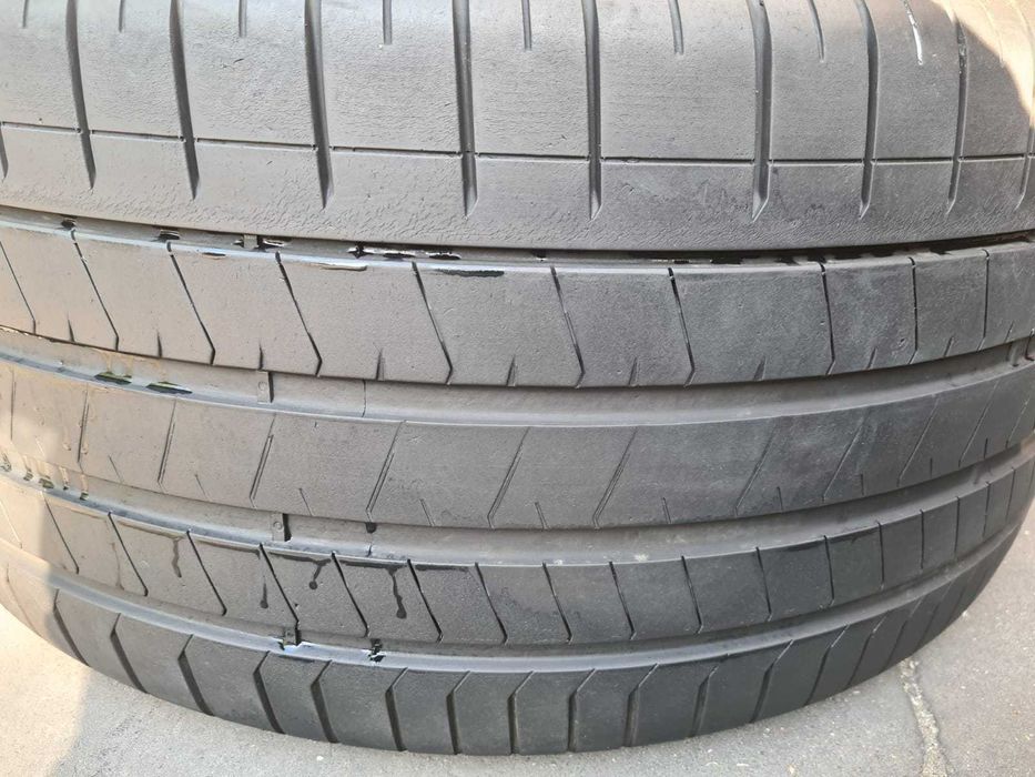 2 anvelope vara Pirelli 325/30/23
