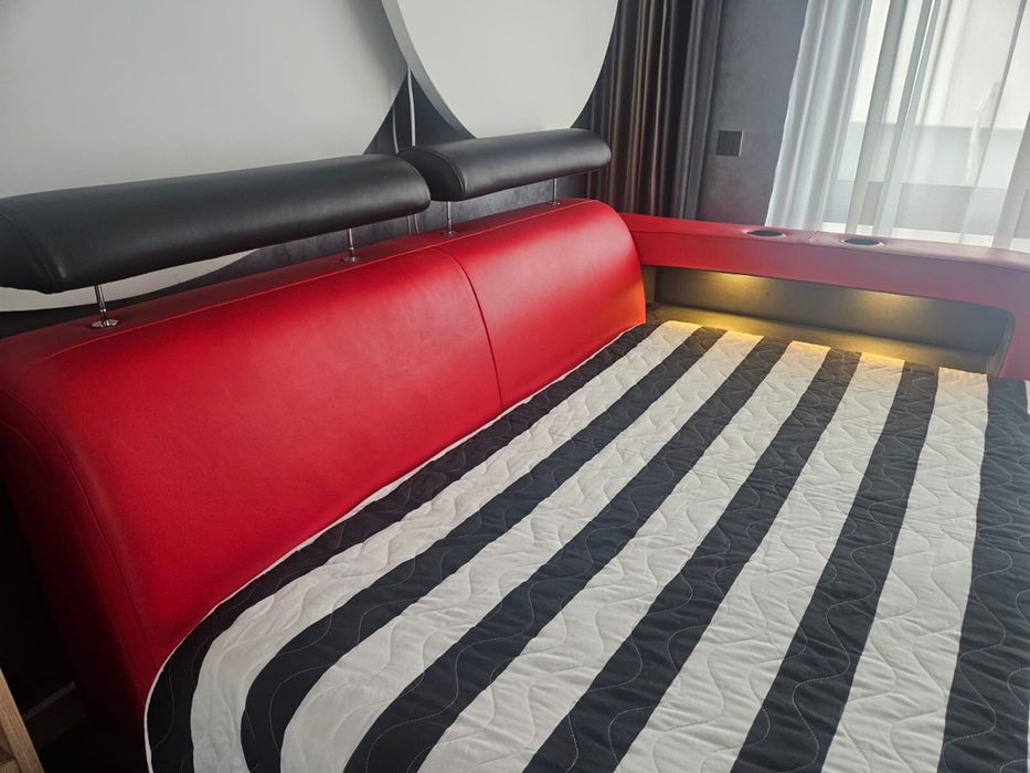 Pat impecabil divani sofa