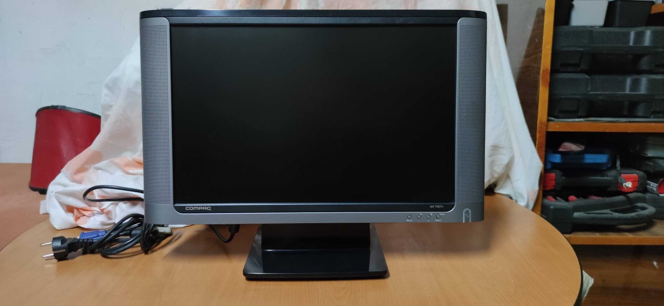 Monitor LED HD Compaq 21 inch,cu boxe incorporate