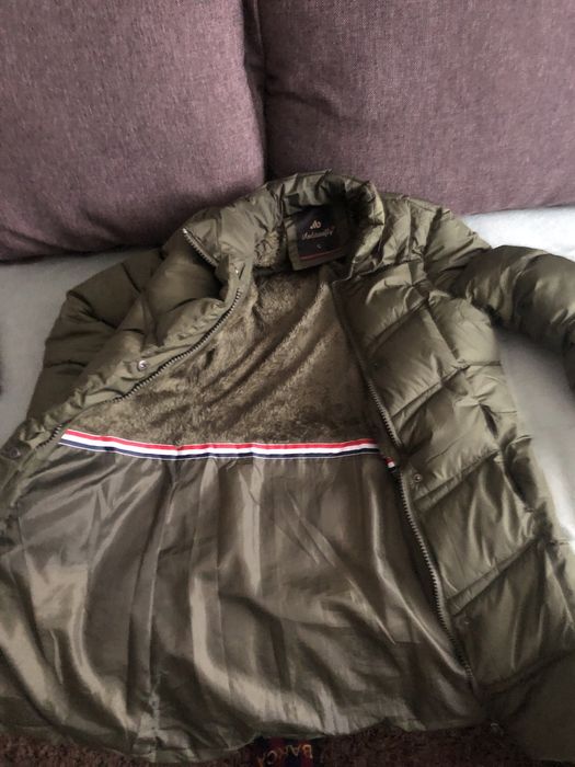 Vand geaca marimea S purtata de 2,3 ori!pret 120 lei!