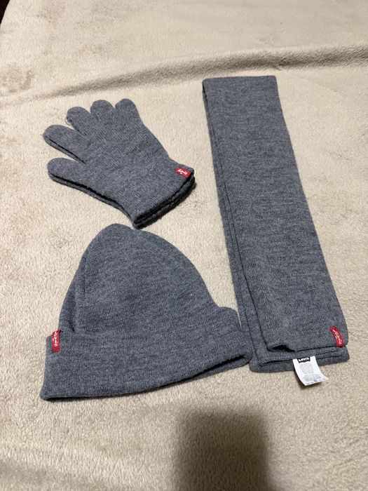 Set Levis Original Caciula, Manusi, Fular Iarna Noi