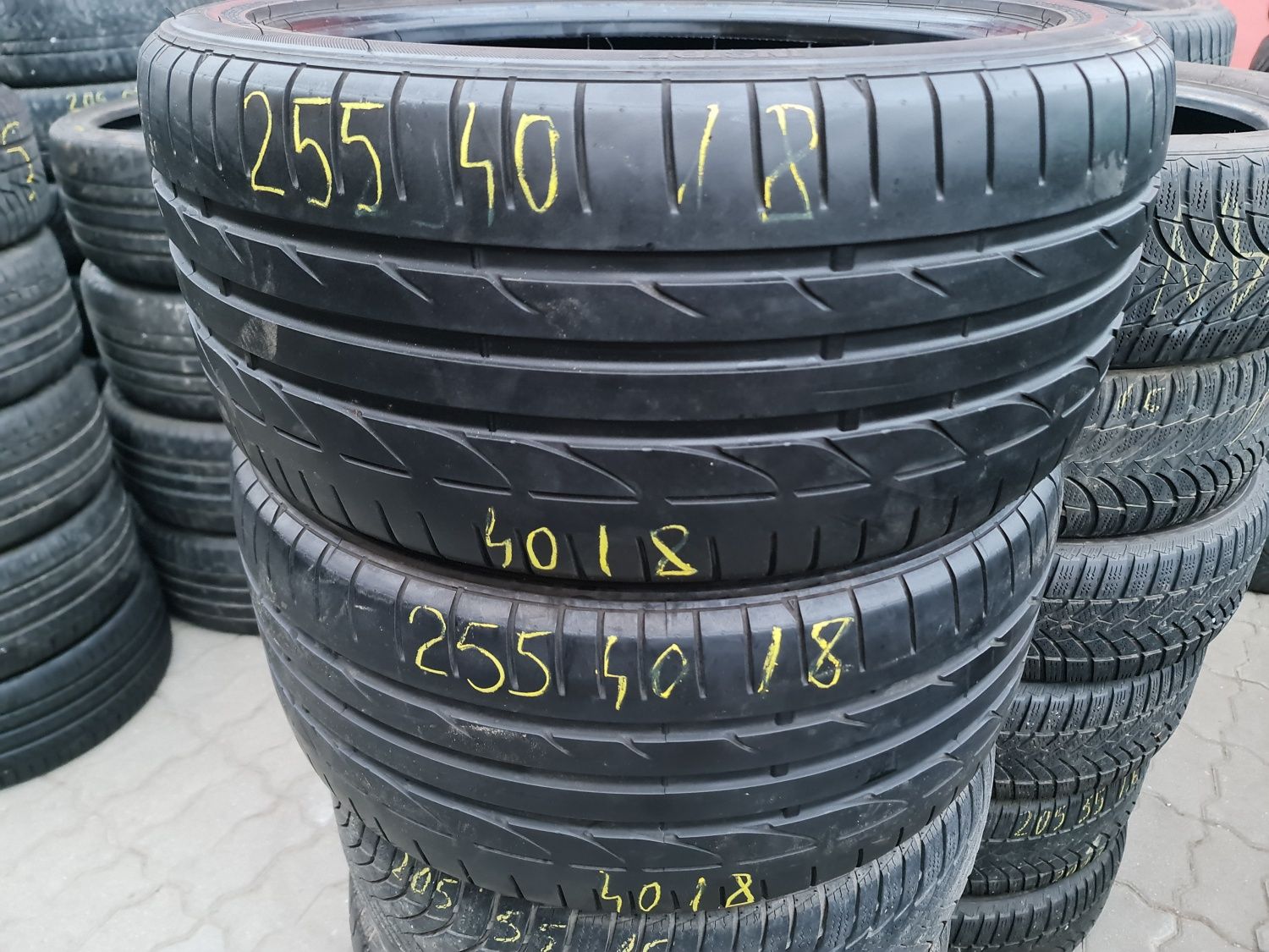 225/40/45/50/60/18”235/45/50/55/60/18"215/35/40/45/50/55/18"255/40/