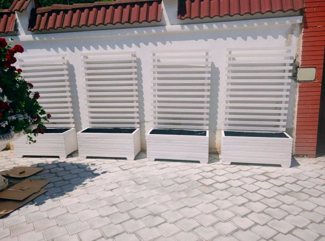 Jardiniere la comanda