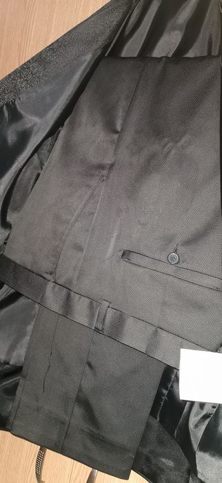 Vând costum 54 un M