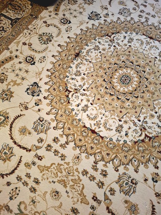 Ковер шерсть чистый красивый