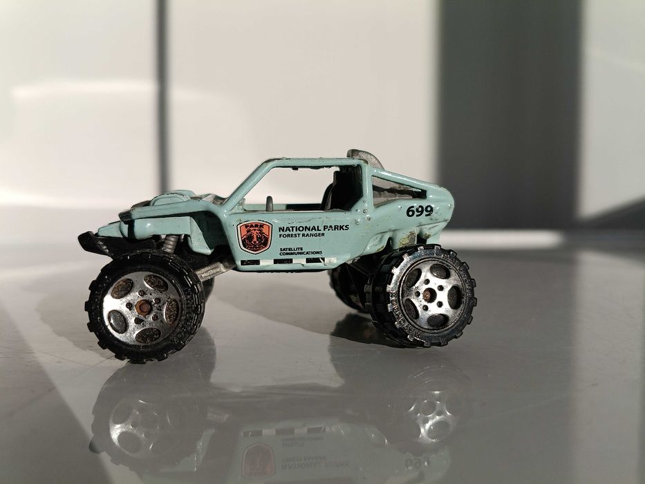 Matchbox , Hot Wheels , Maisto и други .