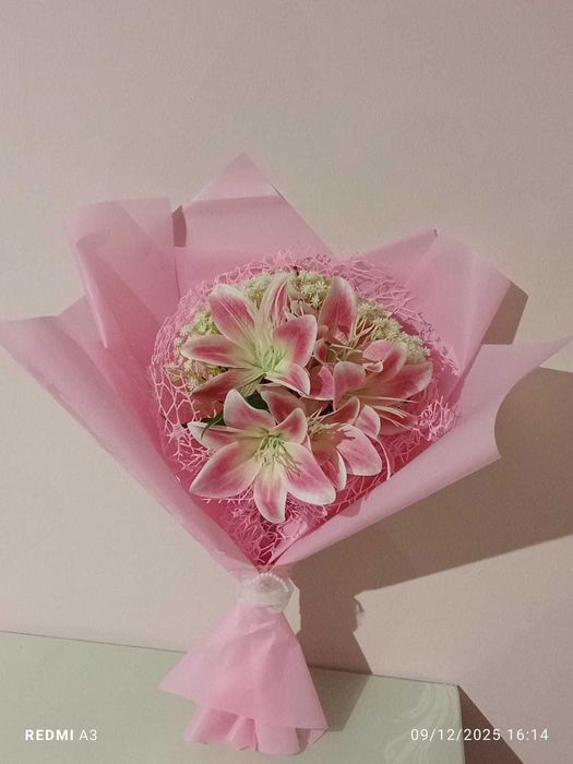 Розов букет от лилиум